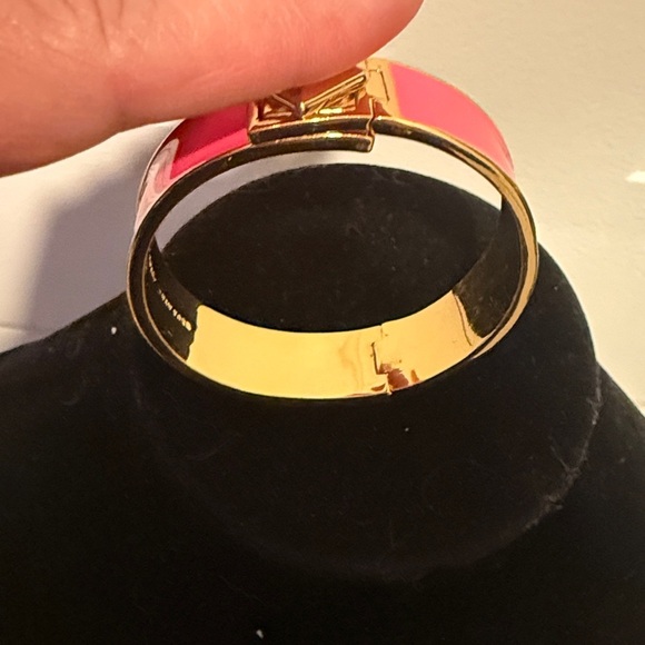 Kate Spade Turncock Hinged Bracelet Hot Pink Gold - Picture 4 of 8